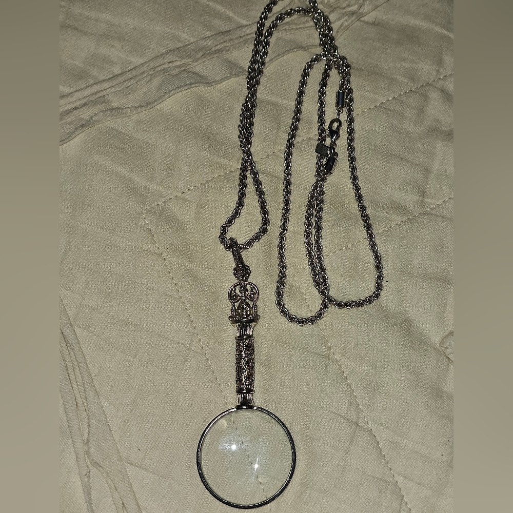 1928 Silver Filigree Magnifying Necklace